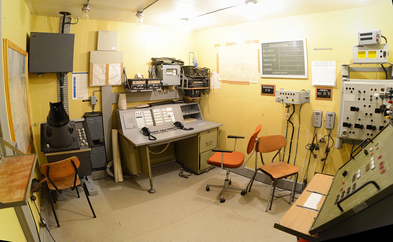 Rauoy_75mm_batteriet_maalestasjon.jpg