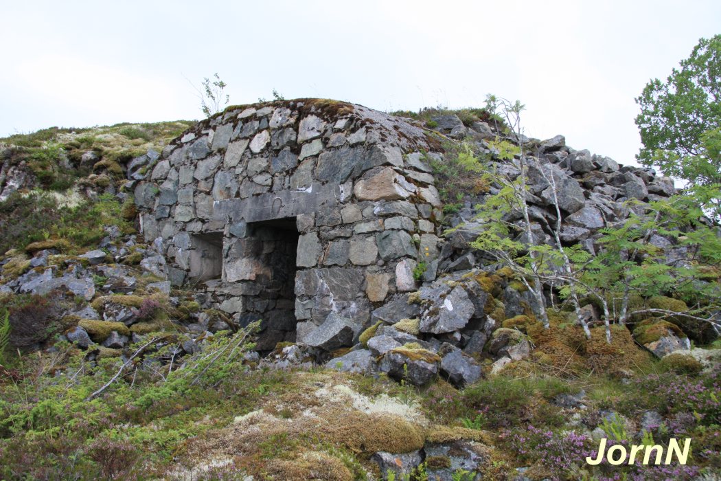 MG-stilling söröst - mannskapsbunker.jpg