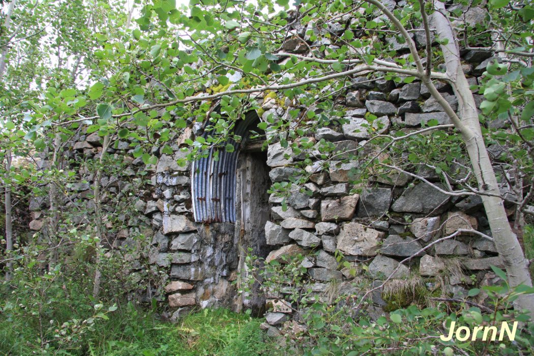 Mannskapsbunker v ildledningsbunker sörfasade.jpg