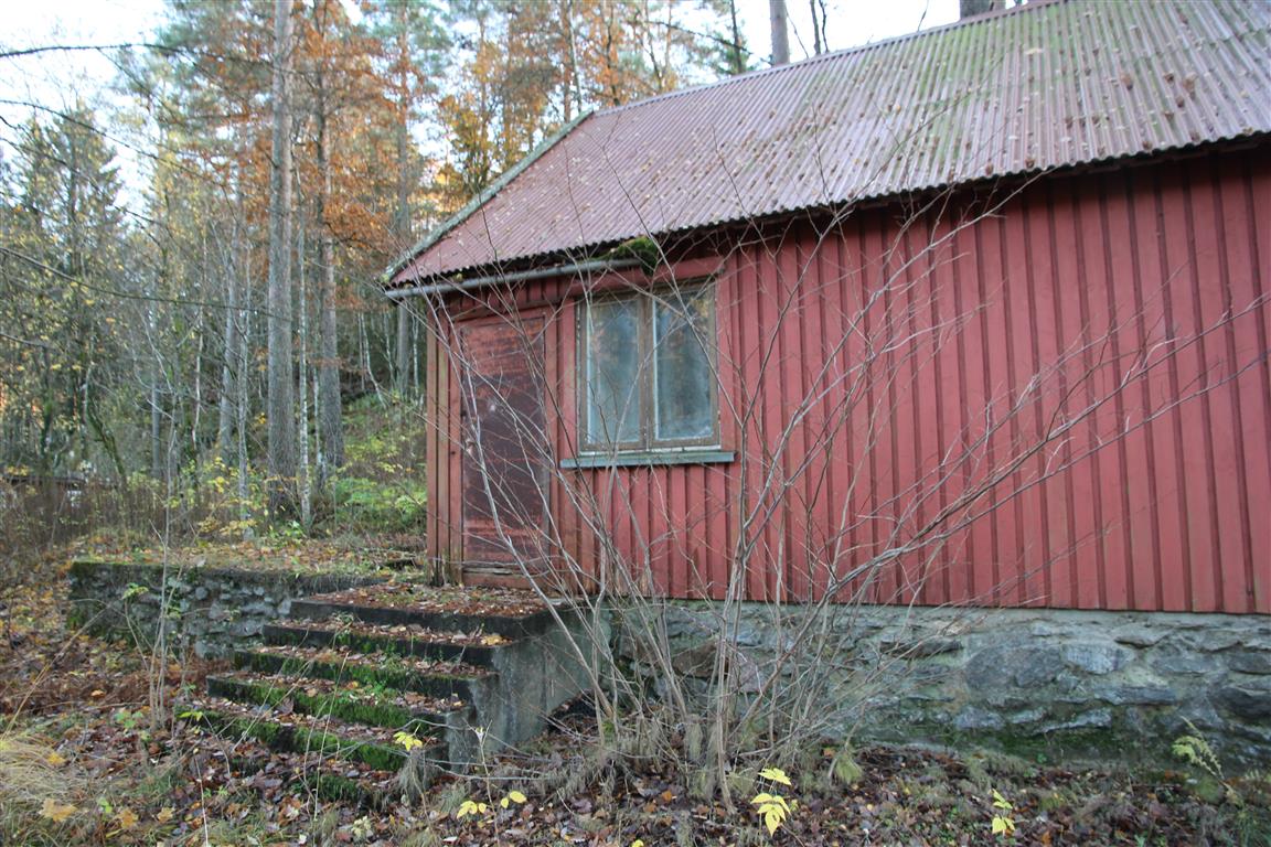 Den eneste grunnmuren som ennå stod igjen fra leiren på Heddeland.