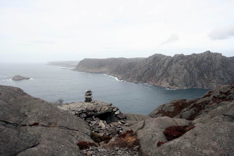 Bilde lånt av Erik E. Originalt postet på forumet under HKB Jøssingfjord. Utsikt nordvestover med innløpet til Rekefjorden øverste til venstre, etter Langholmen og Skipsløpsskjæra.