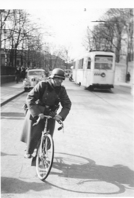 Tysk soldat Drammensveien Oslo 1940_1_2.jpg
