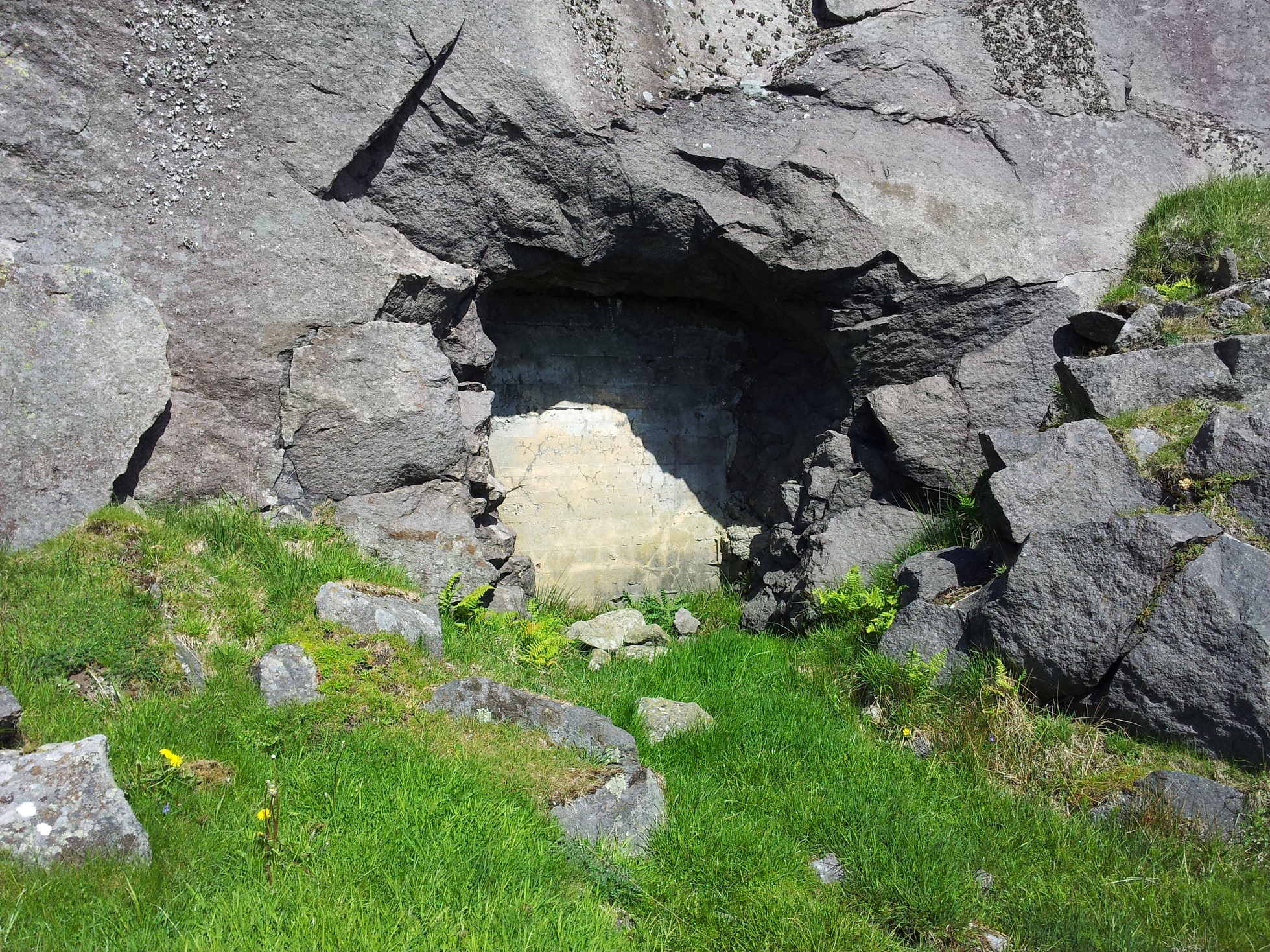 Igjenmurt tunnel som fører opp til kuplene