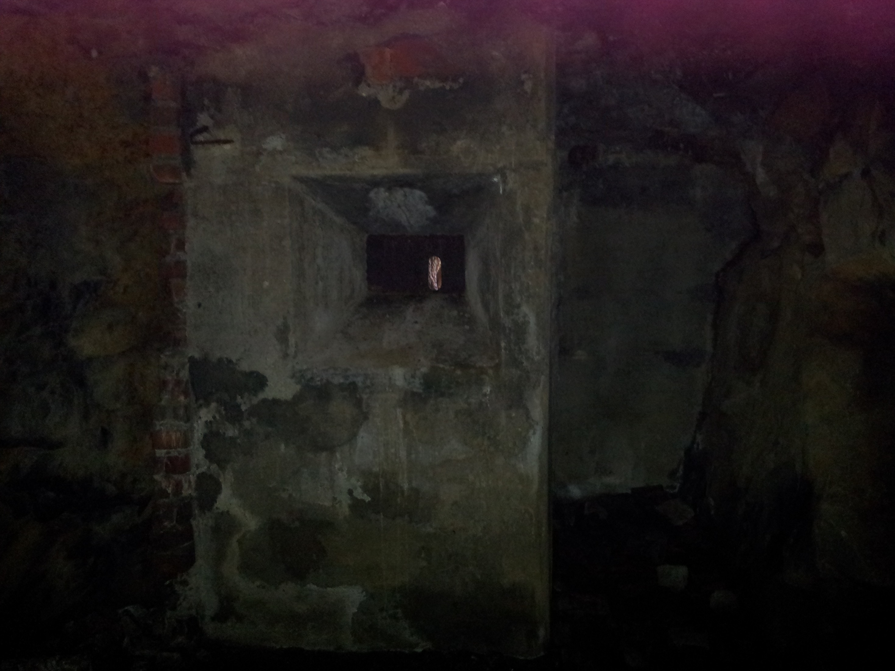 Skyteskåret sett fra innsiden av tunnelen