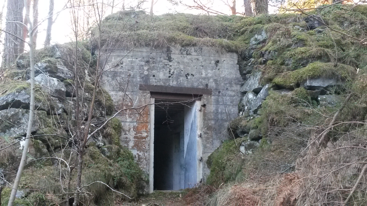 bunker 1 fremside (2 roms).jpg