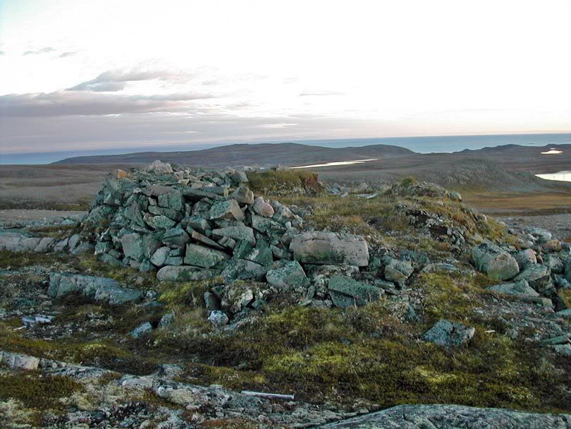 Dette ser ut til å ha vært en luftvernstilling, i bakgrunnen kan en se Kibergsneset: