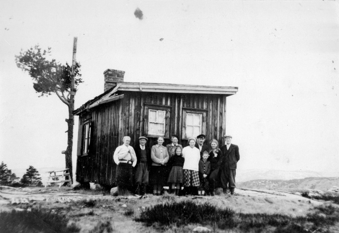 FluWa-hytte_Tveitheia_Åmli-historielag.jpg