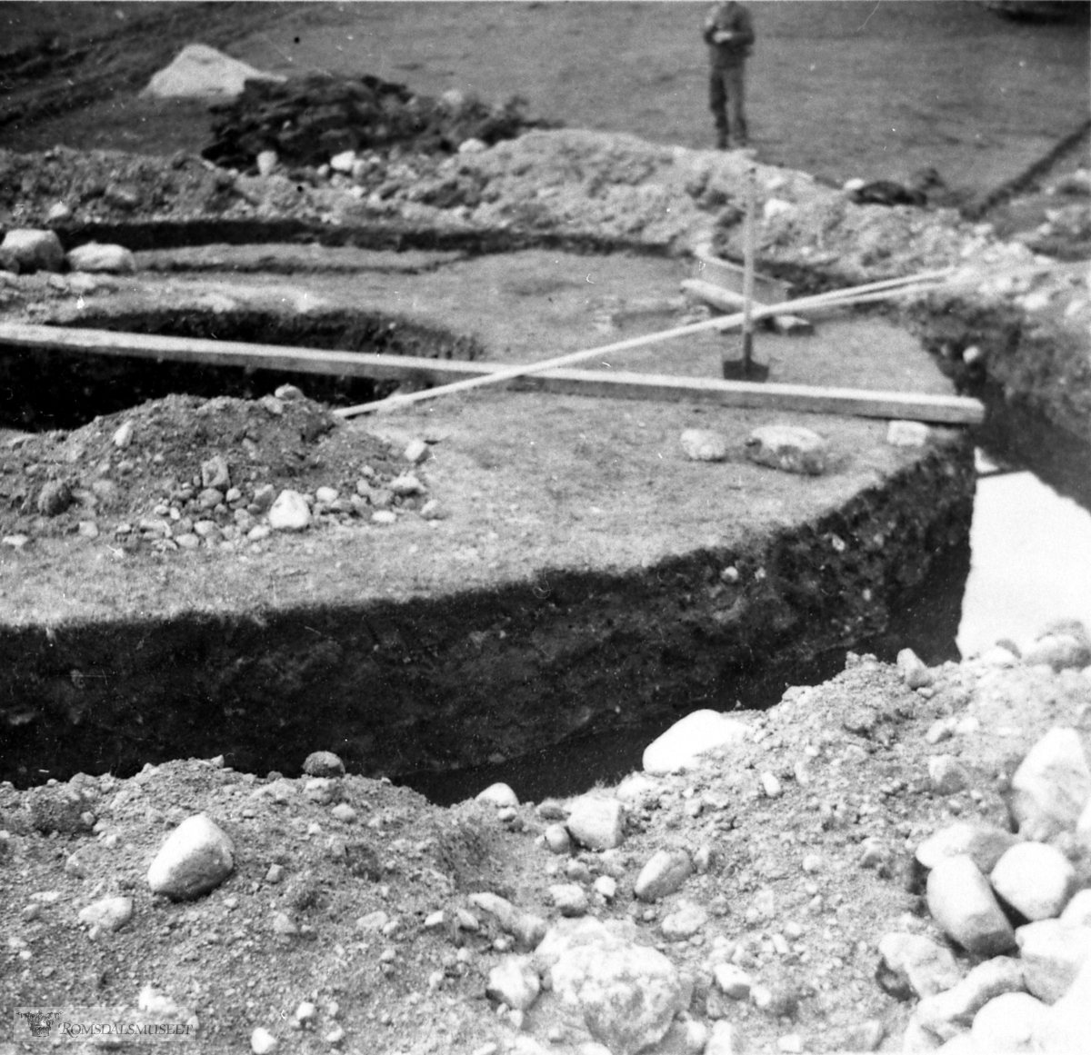 Utgraving for støping av 15,5cm kanonstilling.