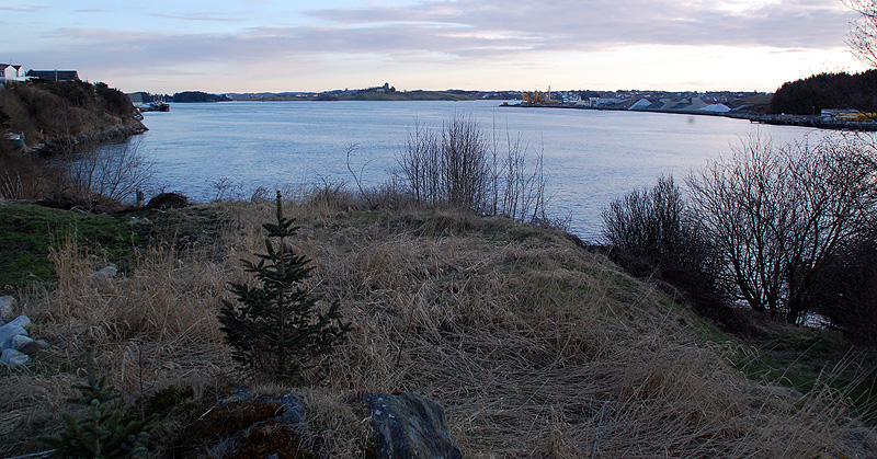 Stilling for luftvern med bunker.<br />Overgravd for ca ti år siden ifølge nærmeste nabo.