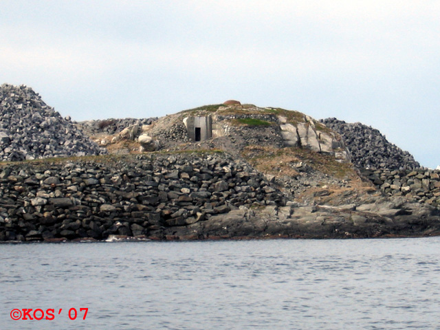 Sånt ser det ut når en kommer mot Storøy (nord) fra Haugesund. Avfall og deponivoller er påtagelige... Uff for et syn...