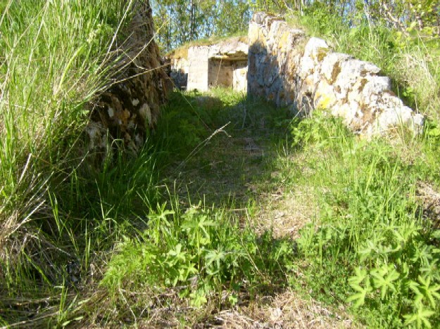 Inngang til stillingen,støpt trapp.