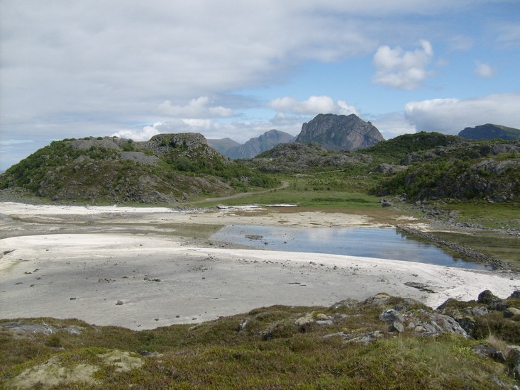 K-bunker Dietl sett fra Stranden.jpg