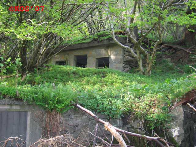 Oppholdsbunker ligger her rett ovenfor stillingen