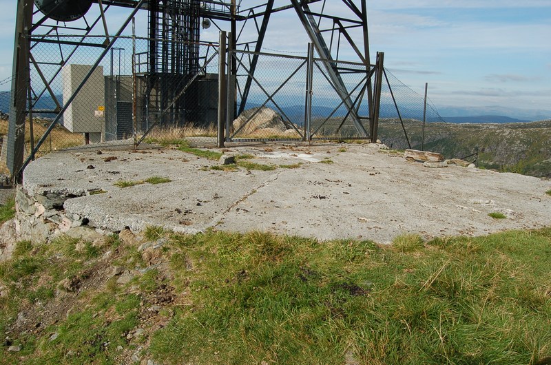 Stort fundament, rundt 8m i diameter.