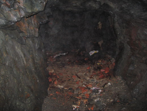 Inne i tunnel ved 621 bunker