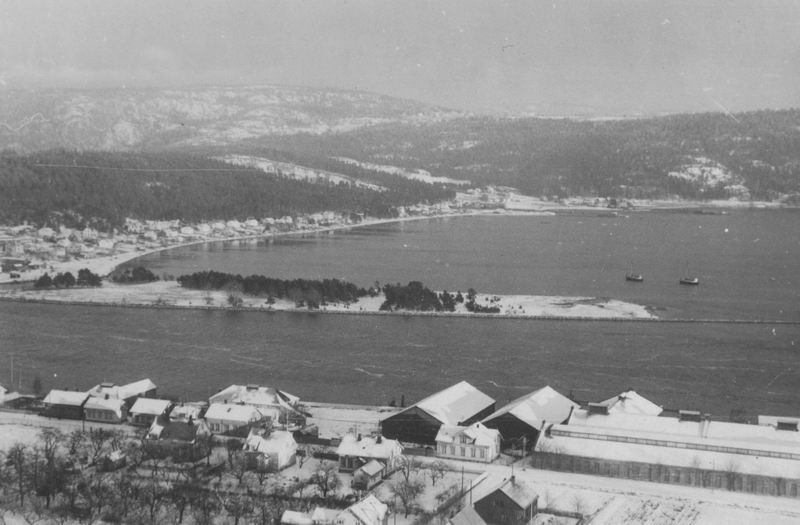 Svelvik-Strömmen 10/1-45<br />(Papierfabrik)
