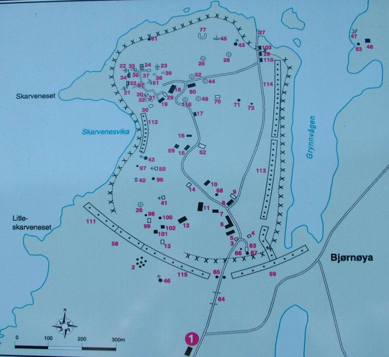 Haram kommune sitt kart over batteriet som henger ved innkjørselen til området: